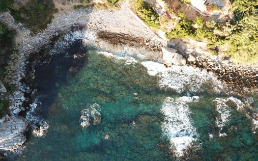 Turquoise Bay: Your Serene Seaside Paradise Awaits