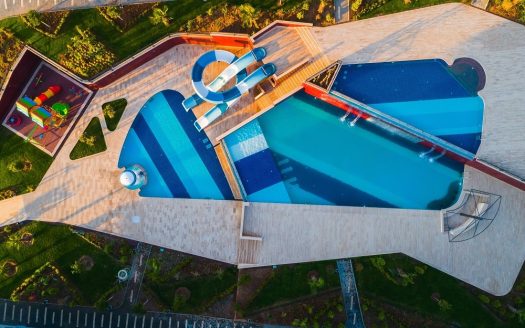 Luxury Awaits: Ecomarine Residence Beckons