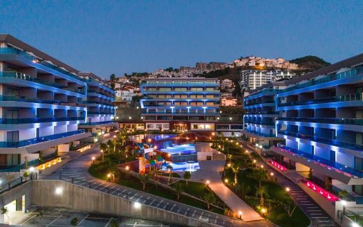 Luxury Awaits: Ecomarine Residence Beckons