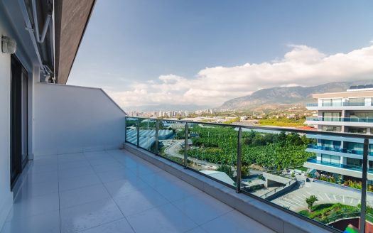 Luxury Awaits: Ecomarine Residence Beckons