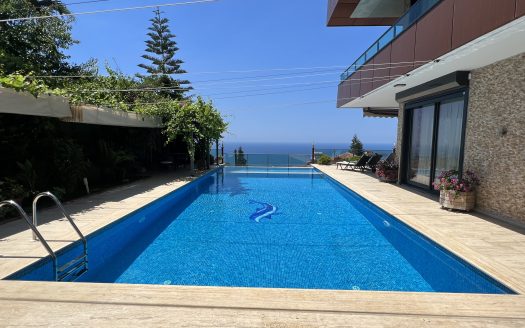 “Embrace Tranquil Luxury: Villa Cleopatra – Where Serenity Meets Splendor in the Heart of Alanya’s Beauty.”