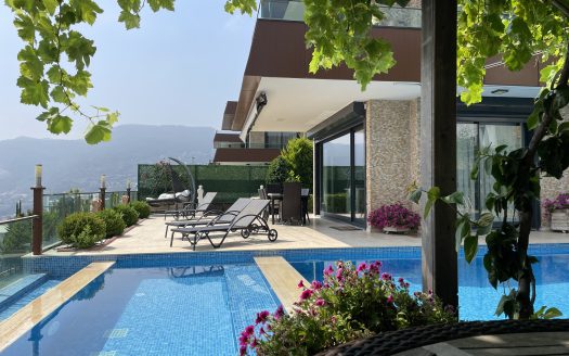 “Embrace Tranquil Luxury: Villa Cleopatra – Where Serenity Meets Splendor in the Heart of Alanya’s Beauty.”